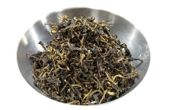 Figure 1   Hom Thong banana peel tea 